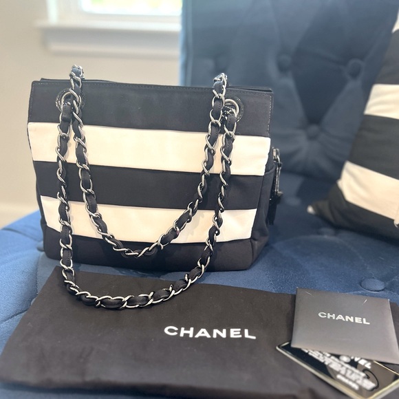 CHANEL striped canvas tote - Picture 3 of 16